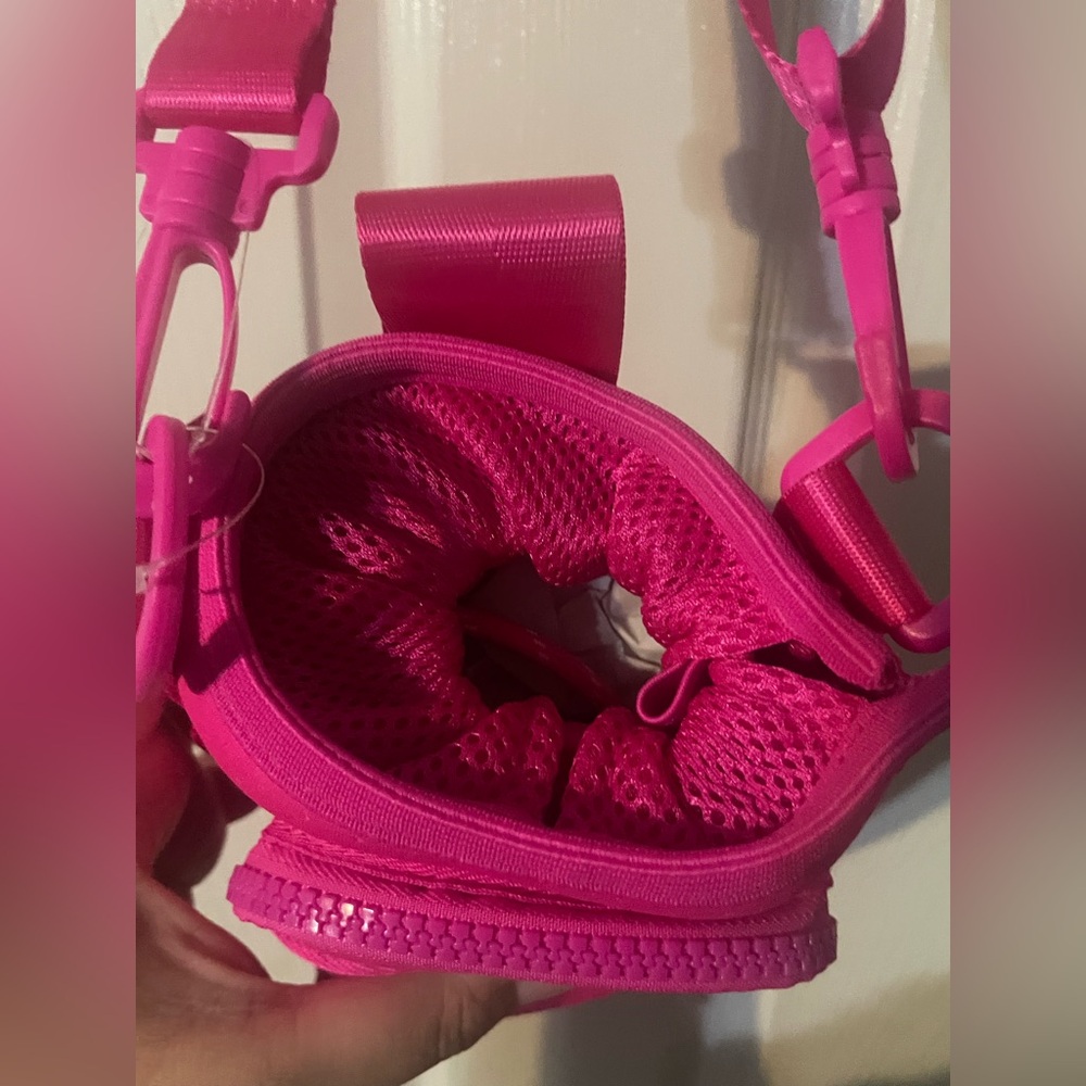NWT No Boundaries Hot Pink Neoprene Tumbler Holder Crossbody Bag - Picture 10 of 12